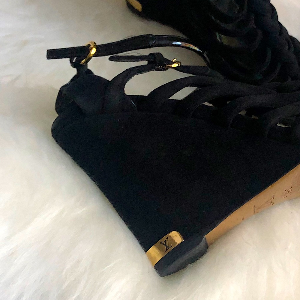 Authentic ♠️ LOUIS VUITTON ♣️  suede sandals